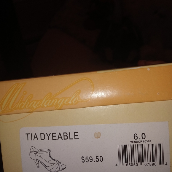 NWOT White Satin Heels - Picture 5 of 5